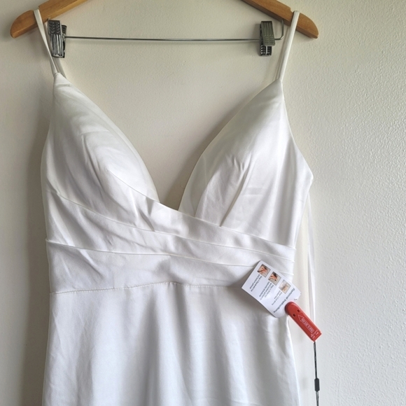 Ieena‎ for Mac Duggal,Plunging Faux Wrap  Evening Gown,White/Ivory, Size 8, NWT - Picture 7 of 14